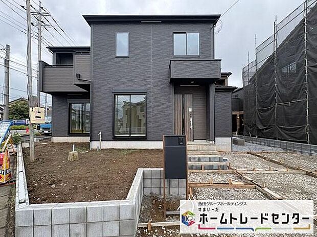 【前面道路含む現地写真】◆平日・お仕事帰りなど、いつでもご案内させていただきます!デザイン・目に見える設備面も大切ですが、耐震構造で地震に強い家の為、次代へ繋ぐ強固な住宅です。