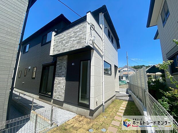 一戸建ての大きなメリットは、「自分の土地」を自由に使えること。好きなペットが飼えるほか、ガーデニングやＤＩＹ、車やバイクの手入れなど様々な趣味を楽しめます♪