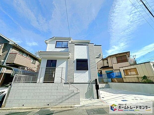 東急田園都市線「市が尾」駅バス5分「下市が尾」停歩3分☆
グリーンライン「川和町」駅まで徒歩20分☆
限定1棟 新築分譲住宅です☆