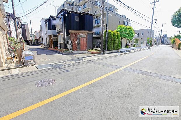 ビルトインガレージ付、3階建て住宅☆
リビング15.81帖☆全居室2面採光&収納完備、ご家族でゆったり過ごせる2LDK+Sプランです☆