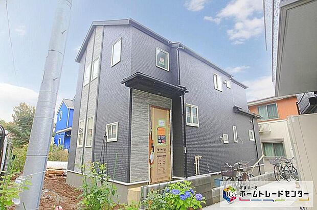 グリーンライン「高田」駅まで徒歩１３分♪東急東横線「綱島」駅やブルーライン「新羽」駅までスムーズなバスアクセス可能です♪
限定１棟　新築分譲住宅です☆