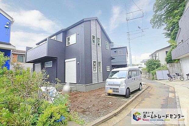 敷地４０坪！カースペース２台分ございます！
リビングゆとりの１７．５帖！全居室に収納完備、４LDKプランです☆