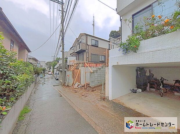 閑静な住宅街に立地します♪「まいばすけっと」やコンビニ、公園や小学校が徒歩７分圏内に揃う、暮らしやすい住環境です♪