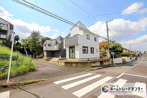 全棟　敷地面積３８坪、カースペース並列２台分ございます☆リビングゆとりの１６帖超！ご家族でゆったりお過ごしいただける４LDKプランです！