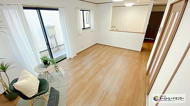 【リビング】☆　リビング　☆
ママの目線でデザインされた住まいは、水回りの導線や豊富な収納など魅力がたくさん。住み心地の良さをぜひご体感下さい！