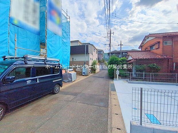 【前面道路含む現地写真】閑静な住宅街に立地します♪
穏やかな雰囲気漂う街並みでゆったりとした時間が過ごせそうです☆