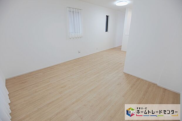 【☆ リビング ☆】家族の一体感を感じられる広々スペース。家族と過ごす時間を大切にする方にぴったりのゆとりの住空間。