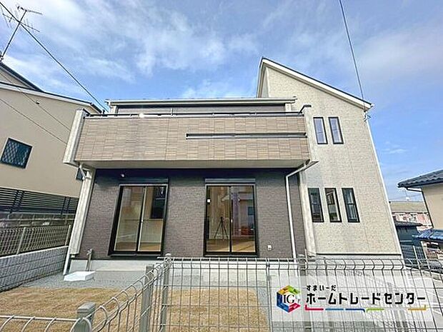 【現地外観写真】４LDK＋カースペース２台可プランです☆収納、吹抜けなど嬉しい工夫がございます☆

