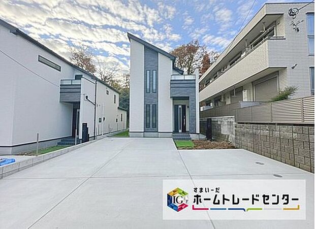 【現地外観写真】駐車3台分も停められるスペースがございます！
ゆとりある住環境をぜひご体感ください♪