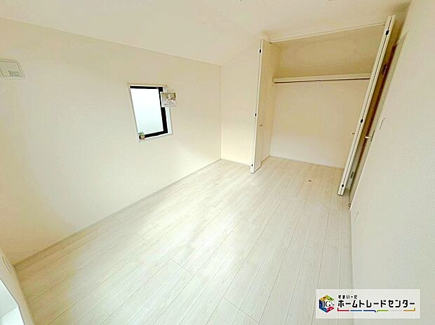 【収納】収納を随所に設置しておりますので、住空間を有効活用出来ます。自分好みのお部屋で、ゆったりお寛ぎ頂けます。