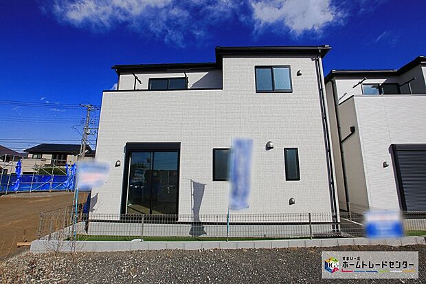 【前面道路含む現地写真】■ 建物完成しております!ぜひ現地に足をお運びください♪ ■
「まずは資料だけ」というお客様も大歓迎です!ページ右上オレンジ色のボタン【 資料請求(無料) 】をクリック♪