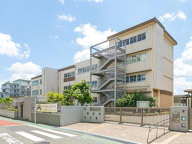 川崎市立東菅小学校(約950m)