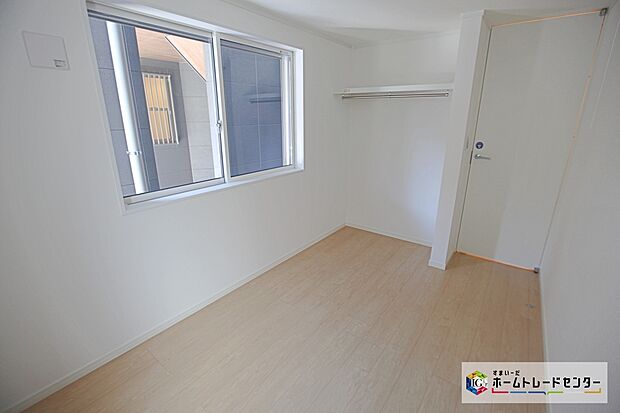 【全居室に収納】全居室に収納を完備しておりますので、居室の全空間を有効活用出来ます。自分好みのお部屋で、ゆったりお寛ぎ頂けます。