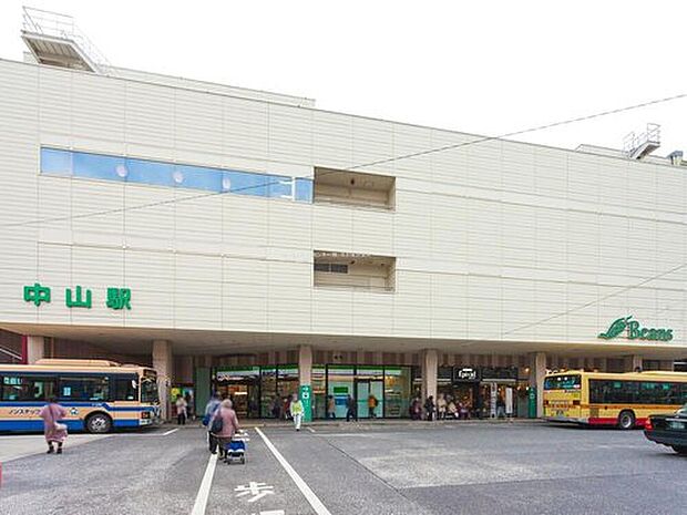 JR「中山」駅（約2,200m）