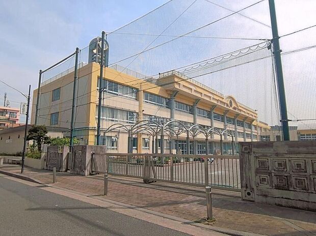川崎市立小田小学校（約500m）