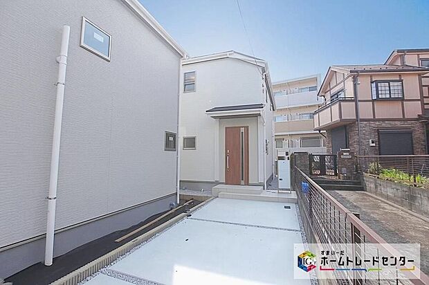 【現地外観写真】敷地面積32坪超☆リビング16.3帖超!全居室に収納完備、ゆとりの3LDKプランです☆
