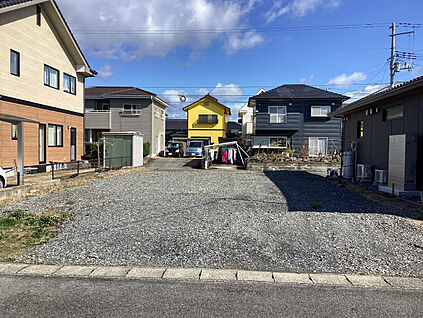 1号地南側道路より敷地全体