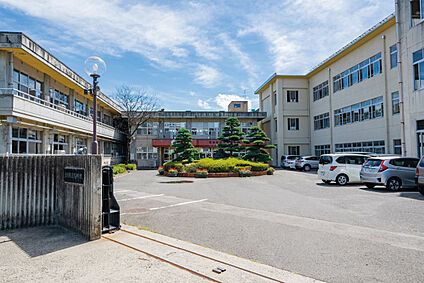 福島市立岳陽中学校 現地から1820m。(徒歩23分。)