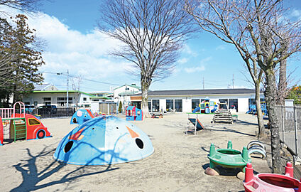 若泉幼稚園 現地から400m～410m。(徒歩5分～6分。)