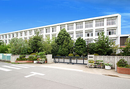 吹上北中学校 現地から1530m～1550m。(徒歩20分。(最長))