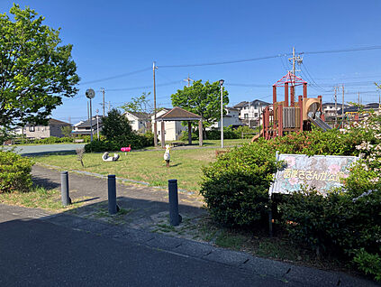 西岸さざんか公園 現地から15m～20m。(徒歩1分。(最長))