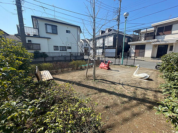 らくだ公園（約100m）