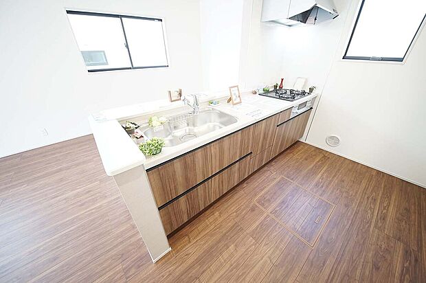 人気の対面キッチン、キッチン越しに会話を楽しみながら、いつものお料理をもっと楽しく