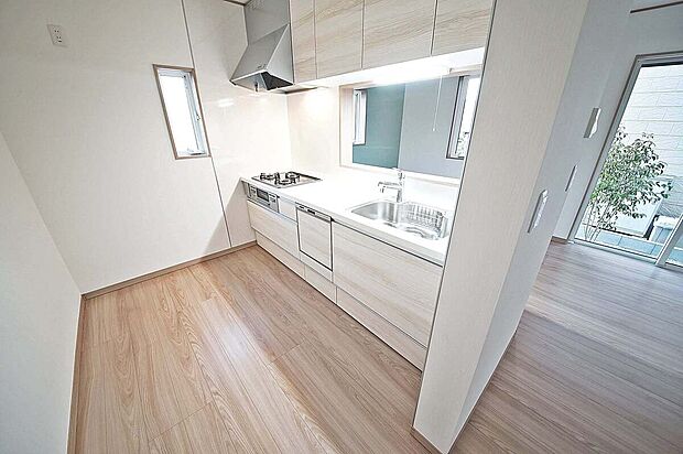 人気の対面キッチン、キッチン越しに会話を楽しみながらいつものお料理をもっと楽しく