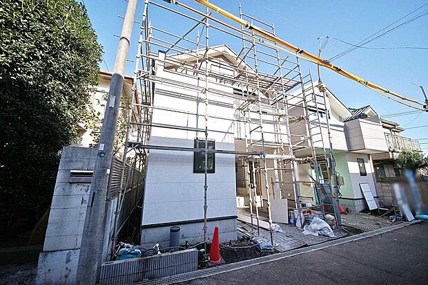 コンビニ、スーパー、ドラッグストア、郵便局、保育園、図書館、公園等徒歩10分圏内