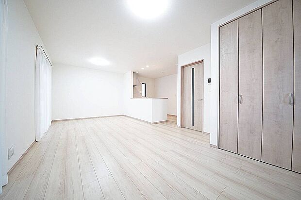 リビング収納付きで片付けがスムーズ!すっきりしたリビングになります