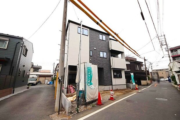 リビングイン階段・食洗機・浄水器・浴室乾燥機・SIC・WIC・パントリー等設備充実