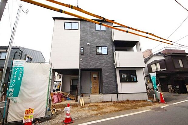 徒歩10分圏内に小学校・スーパー・コンビニ・公園・郵便局・ホームセンターなど