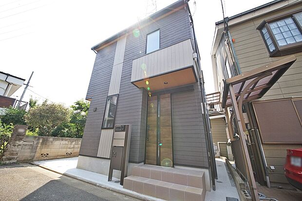 省エネ性の高いZEH仕様の住宅・閑静な住宅街に建つお住まい