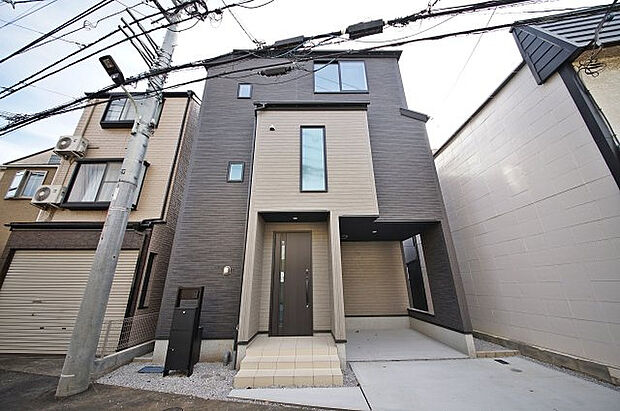 【外観】大切な車を汚したくない方におススメのビルトインガレージ