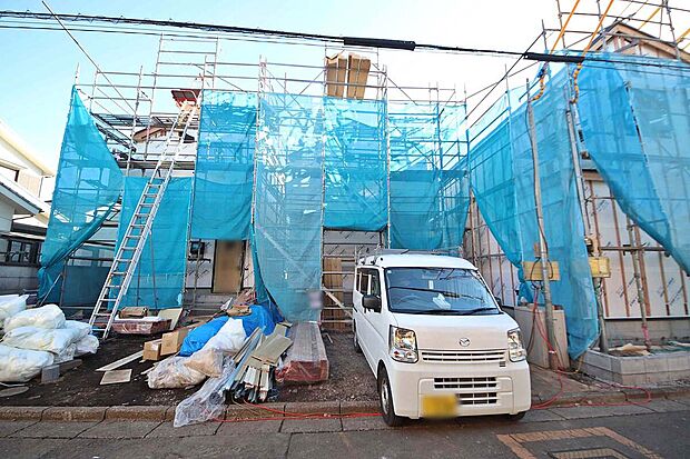 【外観】カースペース並列2台可・ペアガラス・対面式システムキッチン・浴室乾燥機・2号棟にリビングイン階段・WIC・3号棟に2面バルコニーなど充実な設備、仕様