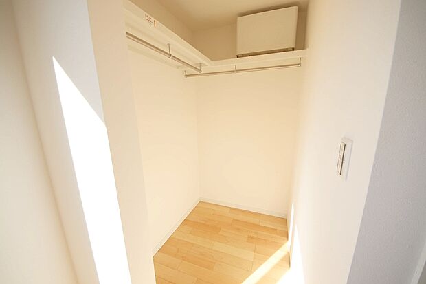 【収納】中に入ってお洋服が選べるWIC、お洒落な人におすすめです