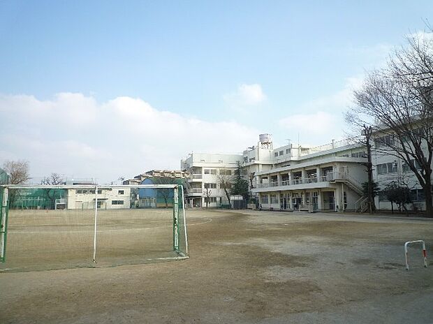 東小学校