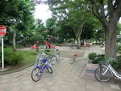 西大泉中央児童公園 約307m