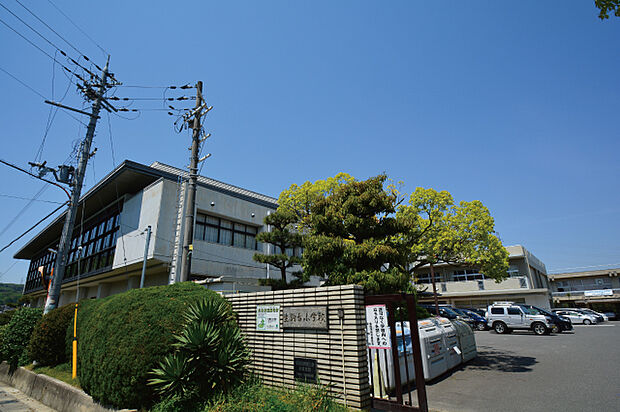 生駒市立生駒台小学校（約160m）