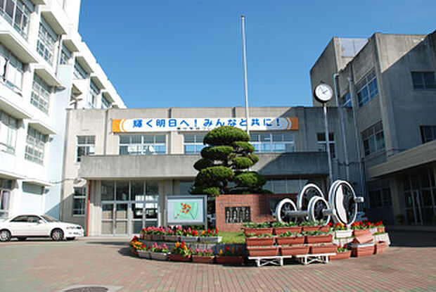 姫路市立東中学校