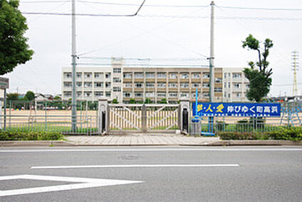 姫路市立高浜小学校 約450m(徒歩約6分)