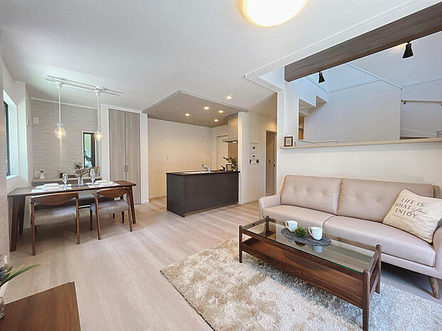 【【弊社施工例/リビング】】※画像にはオプション商品も含まれております。