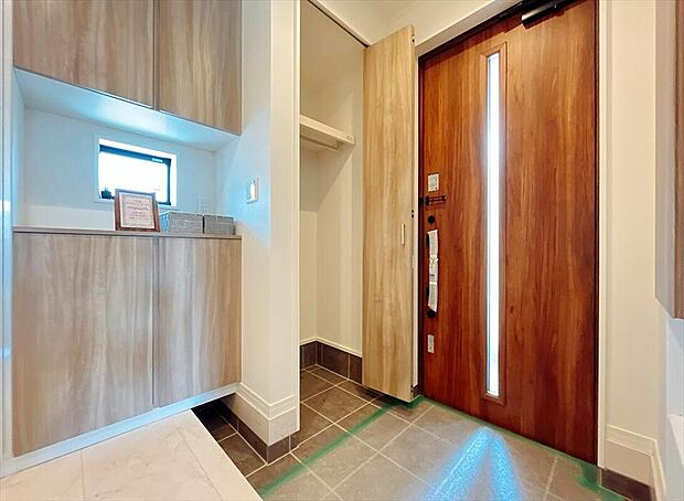 【【弊社施工例写真/玄関】】※画像にはオプション商品も含まれております。