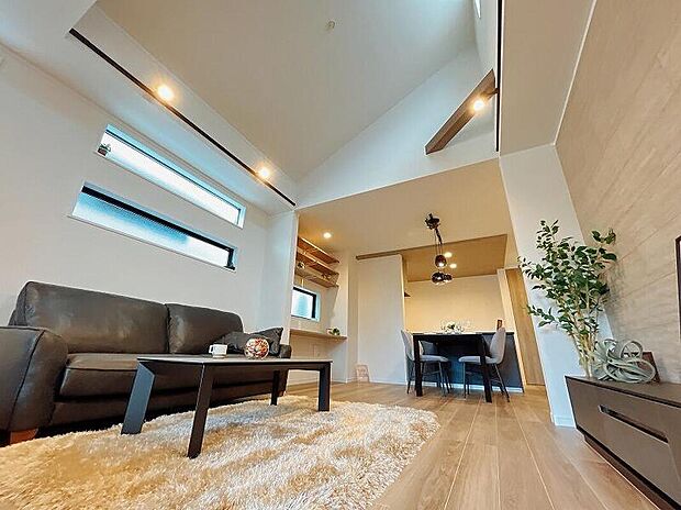 【【施工例写真/リビング】】「マイタウンの自由設計」
~ご家族それぞれの夢が叶う素敵なフリープラン~
※画像にはオプション商品も含まれております。