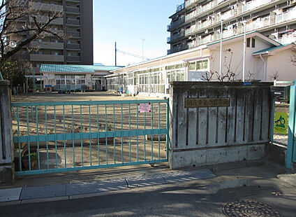 泉水保育園 約450m(徒歩6分)