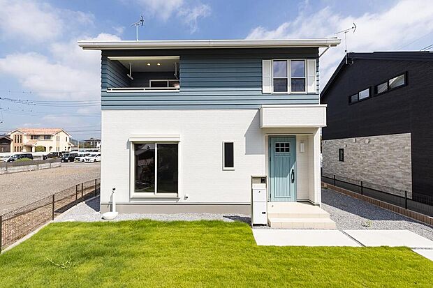 【現地外観写真】No.3 南にはお庭もあるので、休日はBBQをしたり、お子様と遊んだり、アウトドアリビングとしてのびのびと過ごせます。