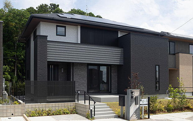 【NO.96　モデルハウス】2×6工法のモデルハウスを販売開始。
販売価格：4690万円（税込み）
価格改定：旧価格：2024年6月8日　新価格：2025年6月9日
（2024年5月撮影）