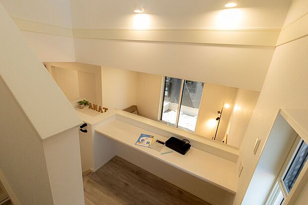 スキップフロアからリビングの声も届きます♪