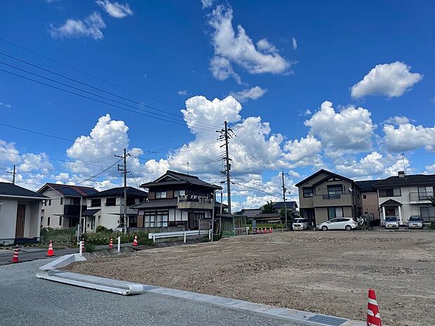 全区画60坪以上のゆとりある敷地計画が可能です。