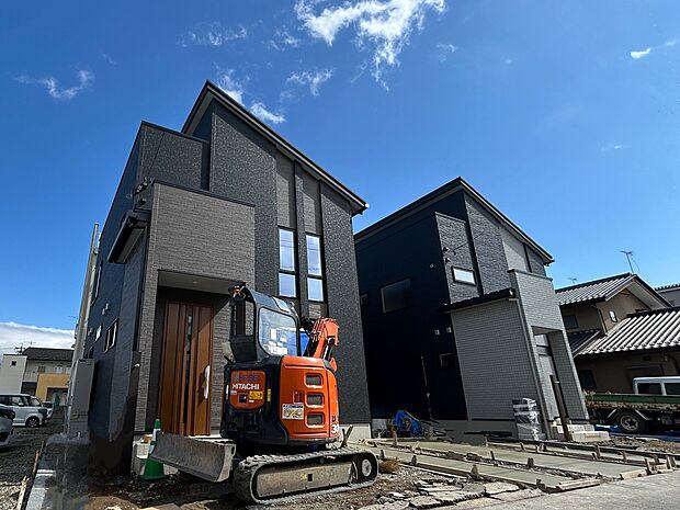 【1号棟】外構工事中(現地2026/3/19撮影)
価格改定:4,480万円から4,180万円へ!